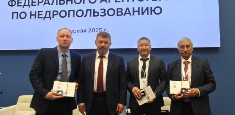 Геологи АЛРОСА и Алмазы Анабара награждены  знаками «Первооткрыватель месторождения»