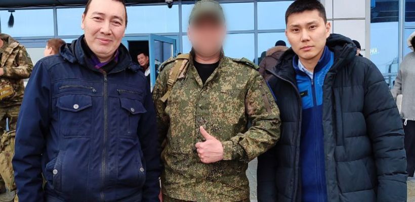 «Мы вами гордимся!»: В Якутске встретили работника ЖКХ, прибывшего с СВО