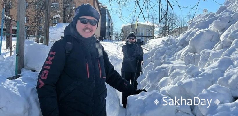 Приезжие в шоке от 2-метровых сугробов Алдана: «Здесь осадков выпадает больше, чем где-либо в Якутии»