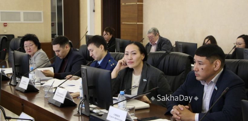 Нюргуяна Заморщикова о нецелевом расходовании бюджета Якутии: «Какая связь между вовлечением выпускников АГАТУ в сельское хозяйство и ремонтом?"