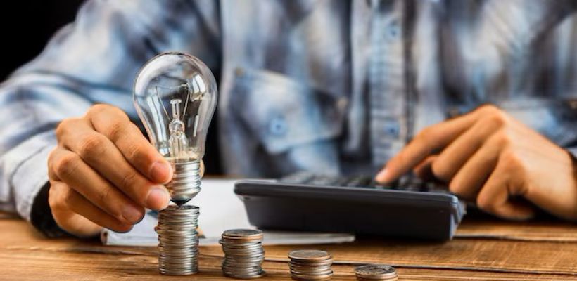 Потребителям электроэнергии в начисления за март будет включен период до 1 апреля 2025 года.