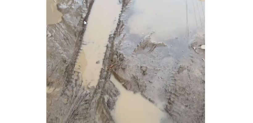 Видеофакт: "Отражается в этой луже наш любимый Якутск"