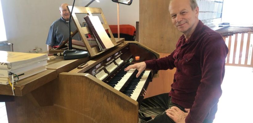 Полиглот и телеведущий Дмитрий Петров, разработавший методику изучения якутского языка,  рассказал о своем визите в Якутск