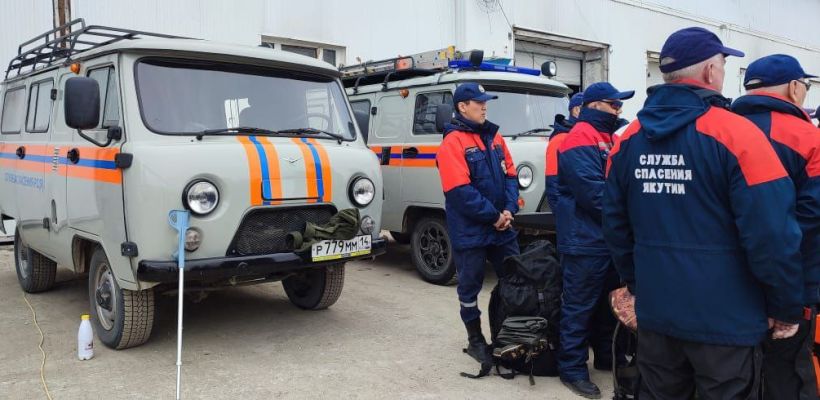 В Якутии спасатели ведут поиски мужчин