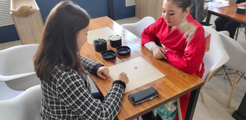 Якутские студенты знакомятся с игрой го при поддержке АЭБ