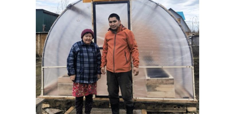 Работники Сунтарского ЖКХ пришли на помощь ветерану