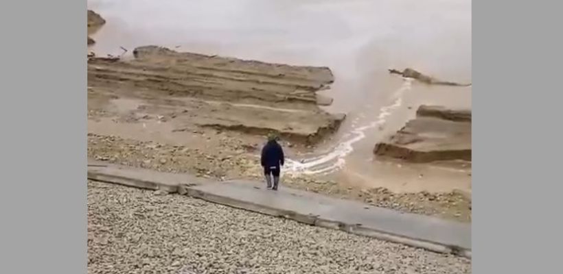 Минтранс ответил на слухи о размыве дамбы на стройплощадке Ленского моста