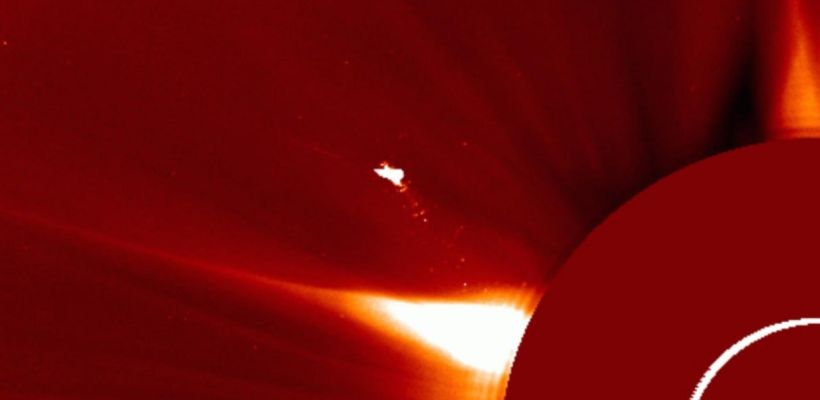 "Жар-птицу" заметили над Солнцем