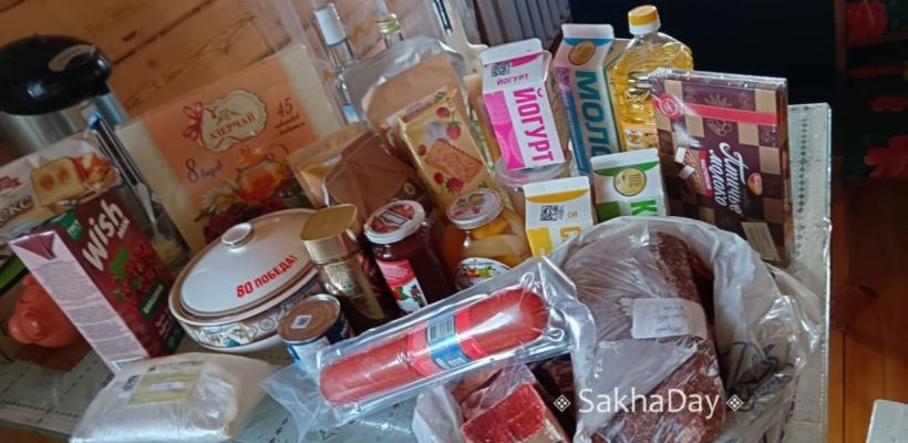 В районах Якутии ветеранам подарили продуктовые наборы щедрее, чем от министерства