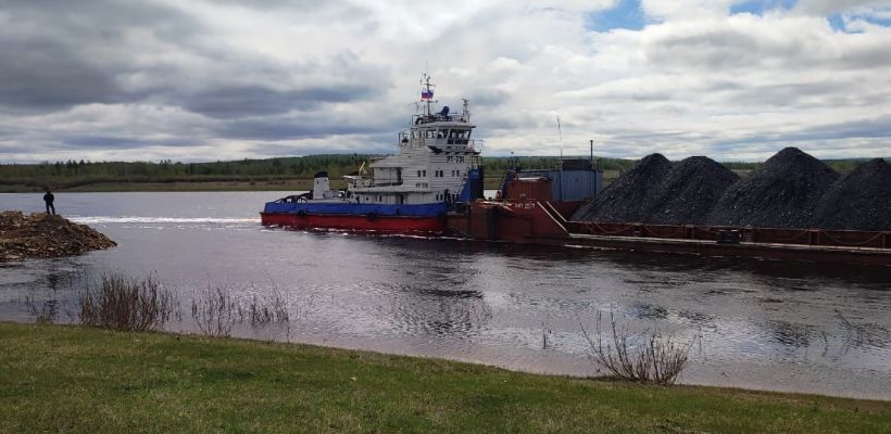 Первая партия угля доставлена по Амге для ГУП «ЖКХ РС(Я)»