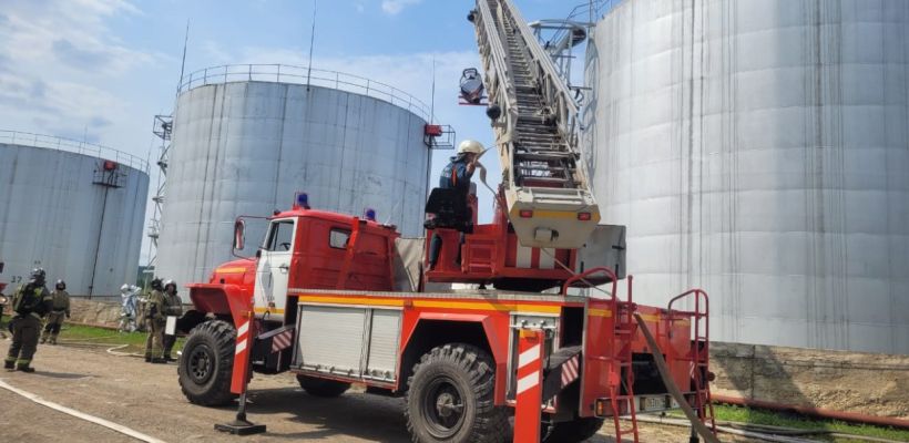 На Томмотской нефтебазе АО «Саханефтегазсбыт» прошли учения по антитеррористической подготовке