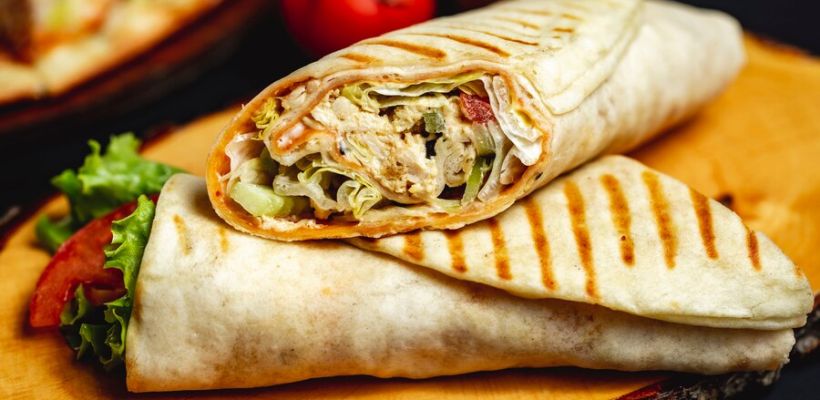 В Верхоянске в День России частник угощал шаурмой. 22 человека отравились