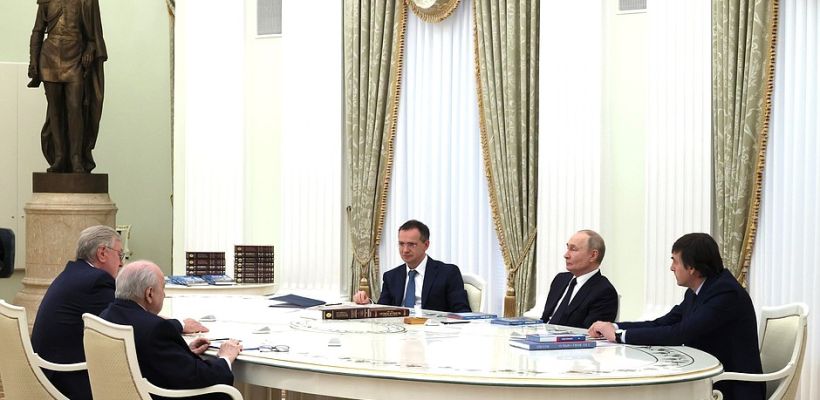 Путин поддержал предложение сделать обязательным ЕГЭ по истории для поступления в гуманитарные вузы