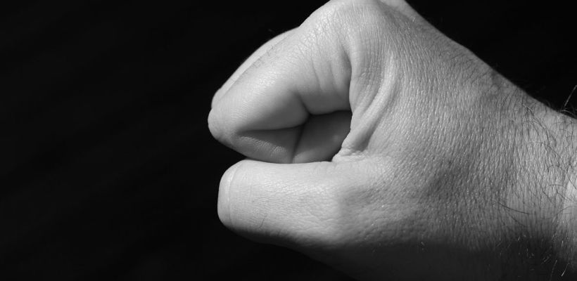 В Якутске просьба девушки «проучить парня» обернулась уголовным делом