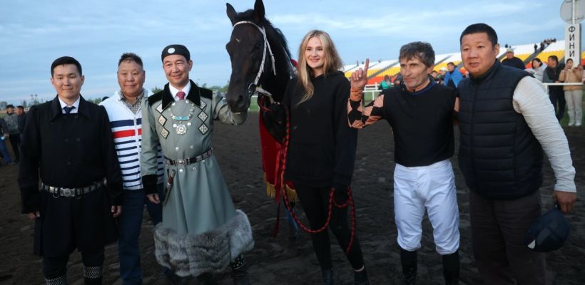 Скакуна Хорезма Харачой приобрели в Чечне за 3,5 миллиона рублей