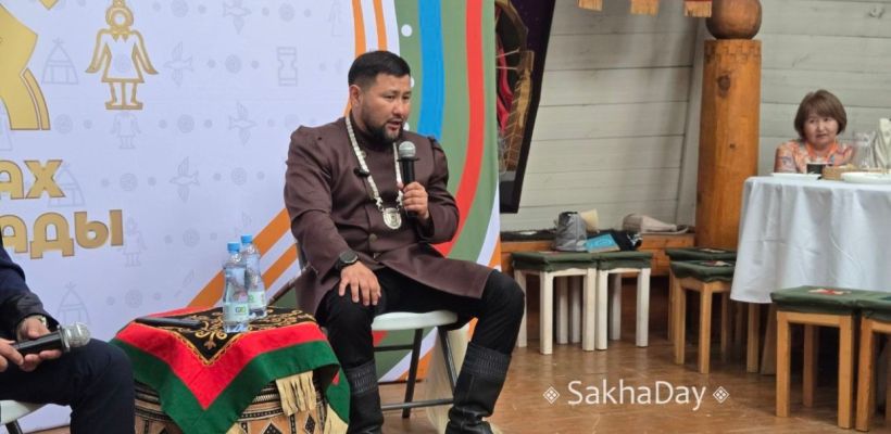 «Элегантность в простоте»: Евгений Григорьев ответил на светские вопросы