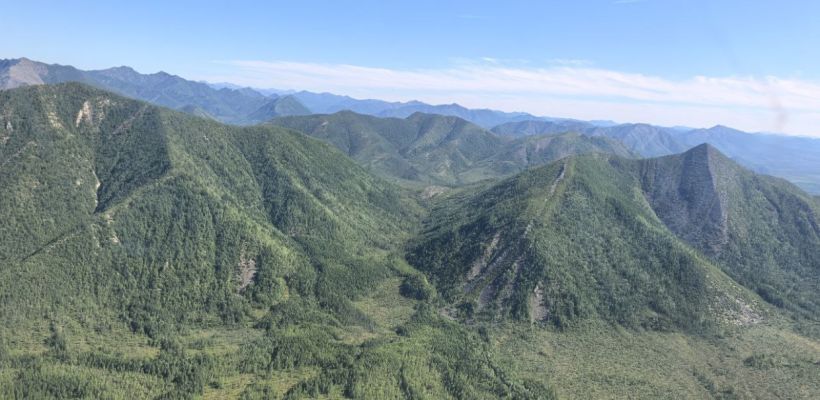 Две туристки сорвались с горы на леднике Кюретер в Момском улусе