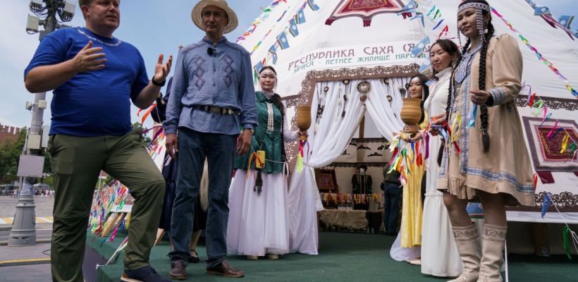 Настоящие чудеса России: шаманские практики и игры в якутском шатре