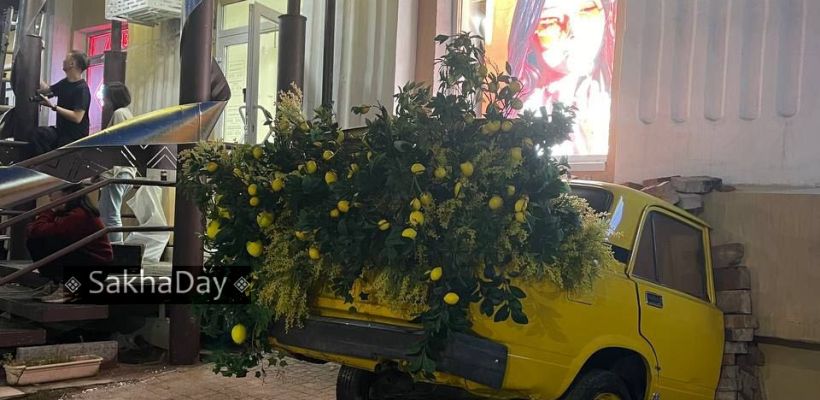 "Разбитая тачка" оставила вмятину на проспекте Ленина