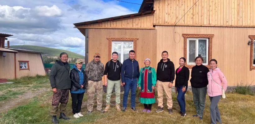 В селе Оймякон затопило легендарный гостевой дом