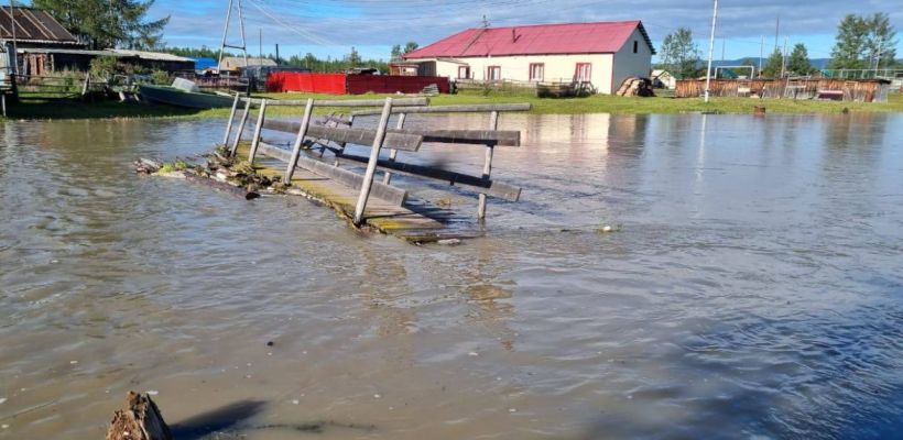 В Оймяконском районе затоплены дворы в каждом населенном пункте