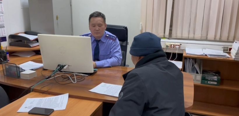 В Якутске родитель, напавший на учительницу, не понес наказания. Педагог сообщила, что ее пытаются уволить