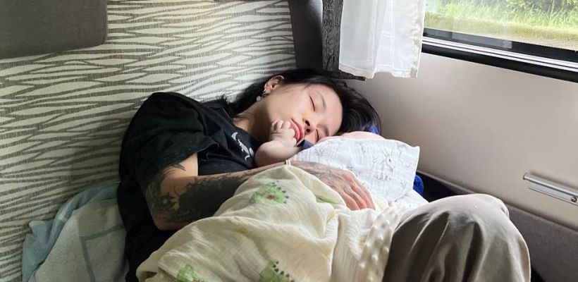 Фотофакт: певица Green Apelsin опубликовала фото с малышом