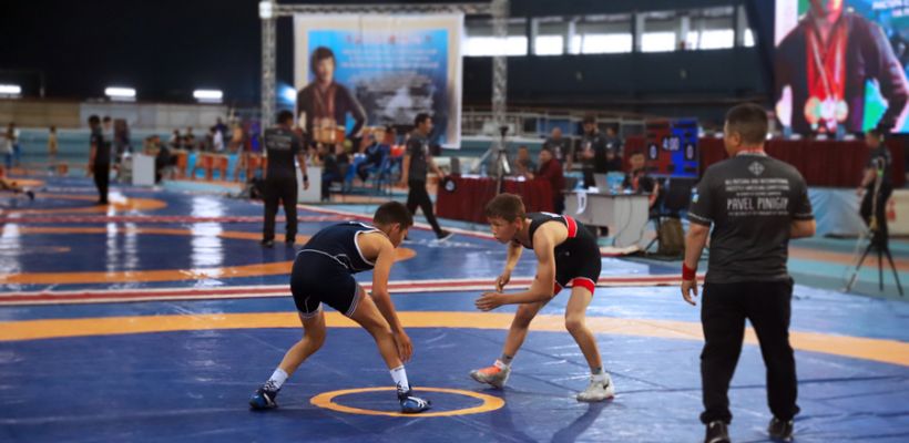 Турниры по вольной борьбе среди юношей в честь прославленного якутского борца Павла Пинигина на призы АК «Железные дороги Якутии» открыты