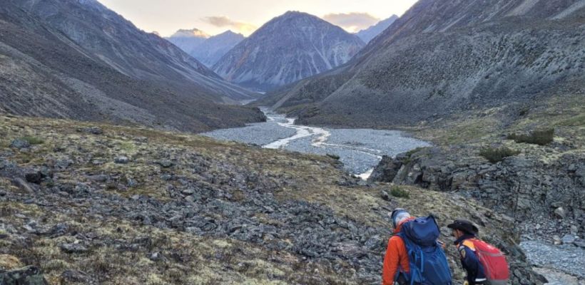 Одна из туристок сорвалась и потянула за собой других. Подробности ЧП в горах в Якутии