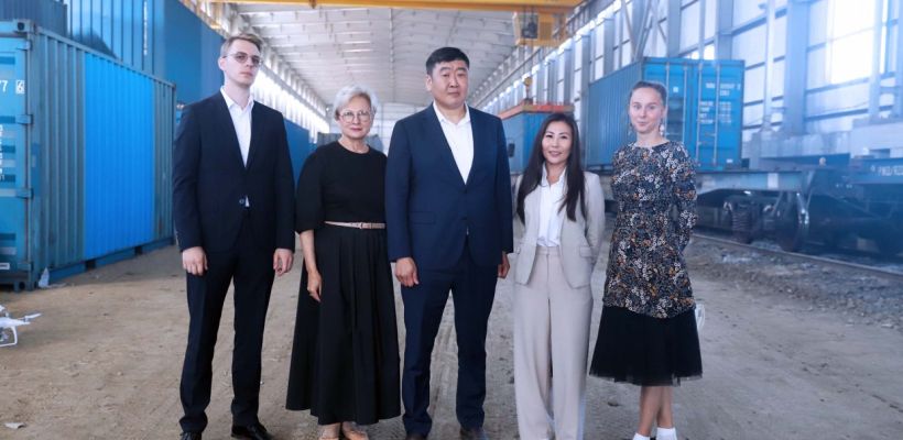 На станцию Нижний Бестях прибыли первые контейнеры из Беларуси