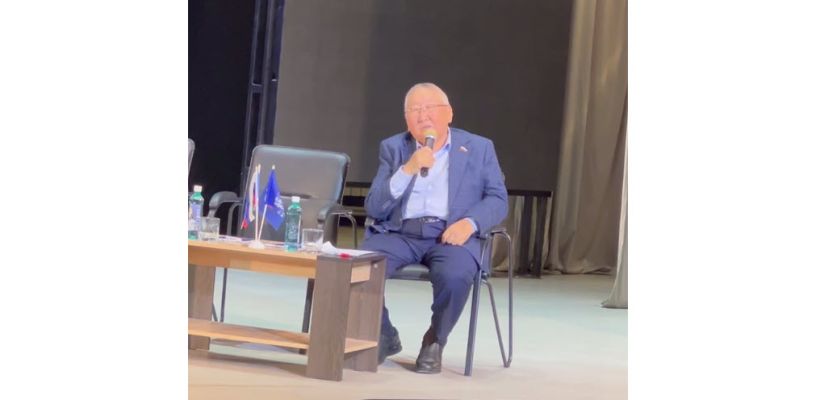 Егор Борисов призвал защитить Ил Дархана от критиканов и посоветовал Иванову и Поскачину думать, прежде чем говорить