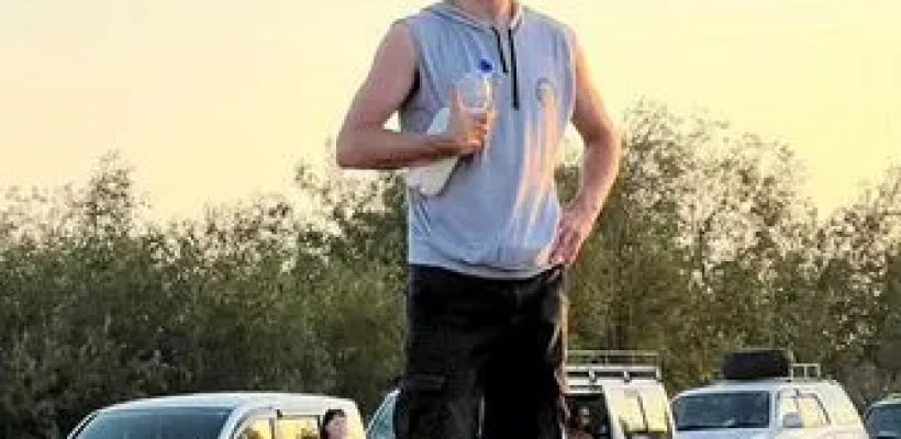 Якутянка продает одежду знаменитого актера Юры Борисова, использованную на съемках якутского фильма