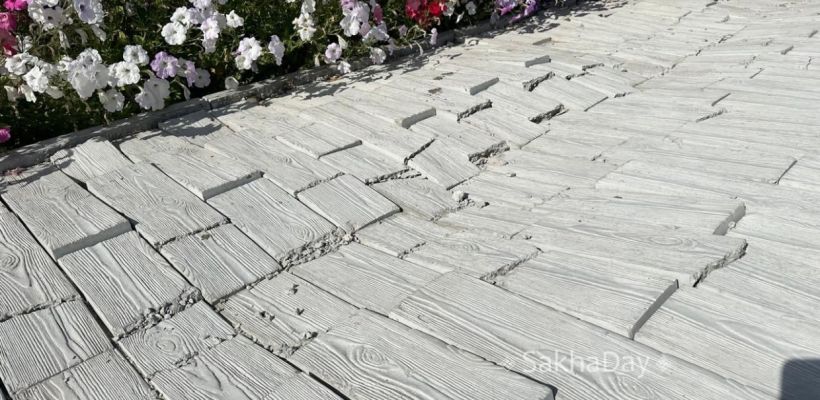 В Службе госзаказчика заявили, что асфальт у ДЮСШ-10 в Якутске деформировался из-за вечной мерзлоты