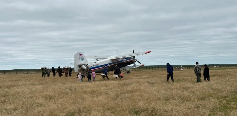 В Абыйском улусе матери с младенцами не могут вернуться домой из-за прекращения авиарейсов