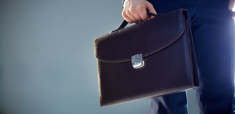 Россиянам с 1 октября поднимут зарплаты: кого коснется указ президента