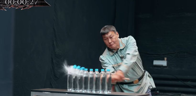 Кузнец из Якутии одержал победу в новом шоу "Стальные испытания"