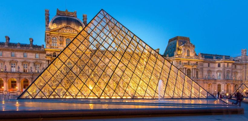 Двое предполагаемых грабителей Лувра задержаны во Франции