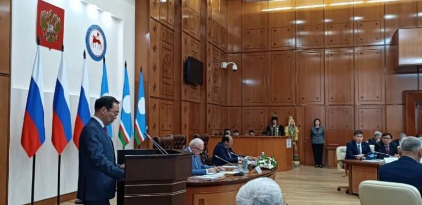 В АГИП объяснили отсутствие Айсена Николаева на слушаниях по Конституции