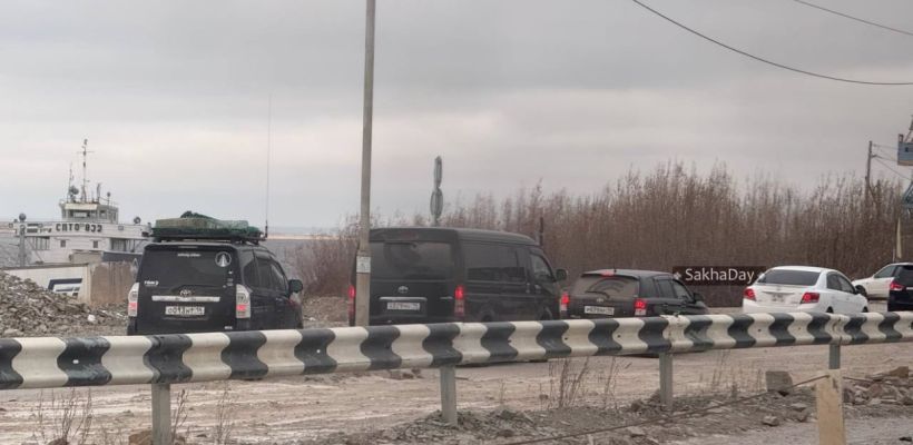 «Газель» — 25 тысяч, «Ипсум» — 12 тысяч: якутяне продолжают возмущаться ценами на переправе. В Минтрансе разводят руками