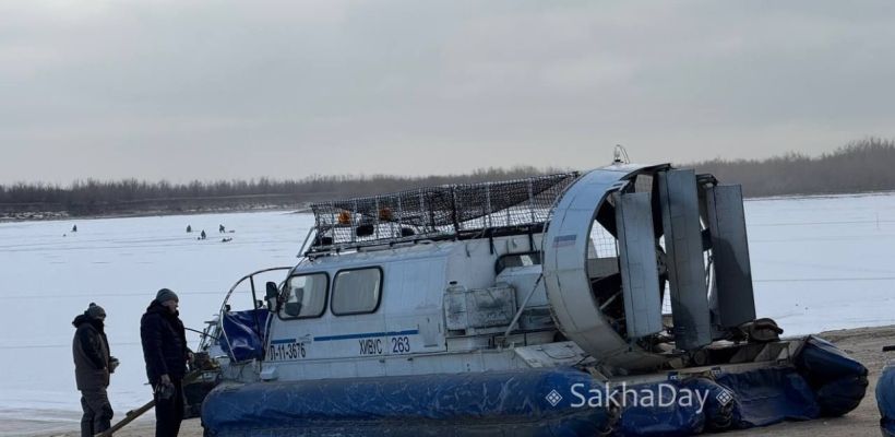 Начались перевозки судами на воздушных подушках через реку Лена