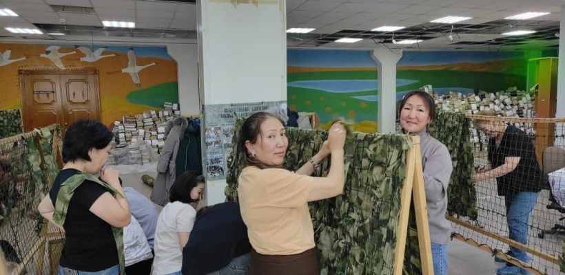 15 маскировочных сетей для бойцов СВО сплели в рамках акции якутяне