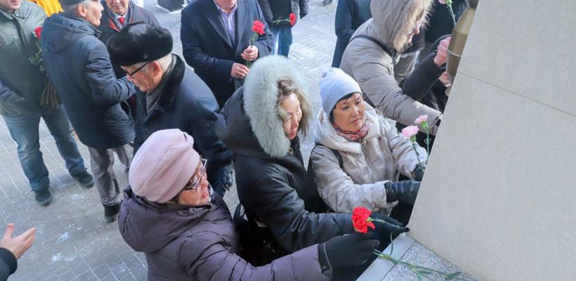 Память, воплощенная в делах: в Якутске почтили память Владимира Членова и вручили именные стипендии