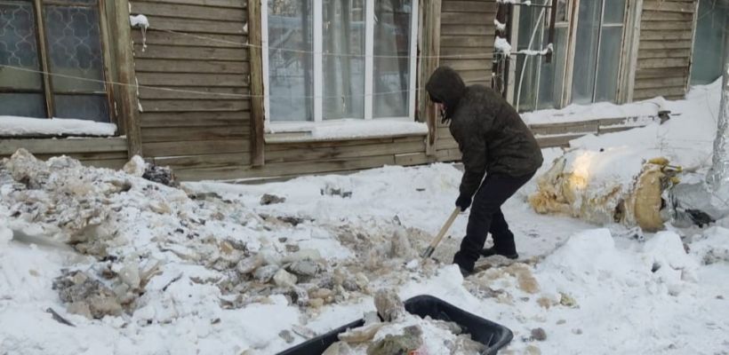 В Якутске жильцы сгоревшего дома вынуждены платить за пустые квартиры из-за одного соседа