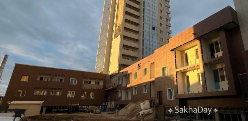 Якутские дольщики хотели жить в доме с садиком — не сложилось. У них возникли вопросы к застройщику