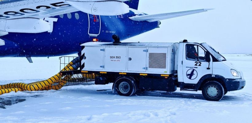 Аэропорт Якутск тестирует новую отечественную технику для обогрева воздушных судов