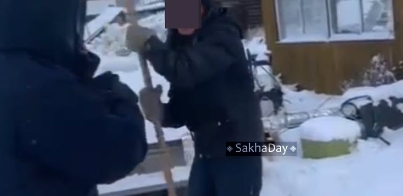 Кошмар в якутском селе: неадекватный житель чуть не проткнул вилами главу наслега!