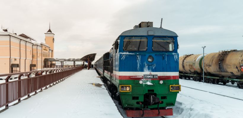 По итогам десяти месяцев пассажирские перевозки в вагонах АО «АК «ЖДЯ»  демонстрируют уверенный рост