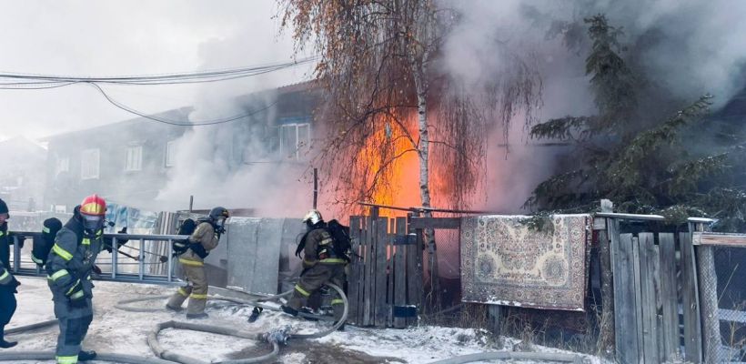 По факту гибели трех человек, в том числе, детей в Якутске возбуждено уголовное дело