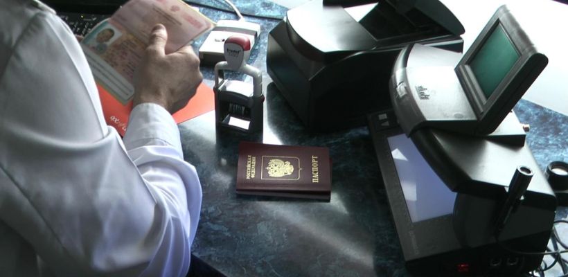 С 2026 года меняются правила выезда детей за границу: ФСБ опубликовало разъяснение