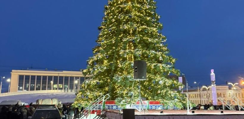 Сегодня в Якутске зажгут новогодние елки на площадях столицы